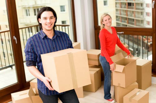 Flexible storage pricing options for local homes and businesses